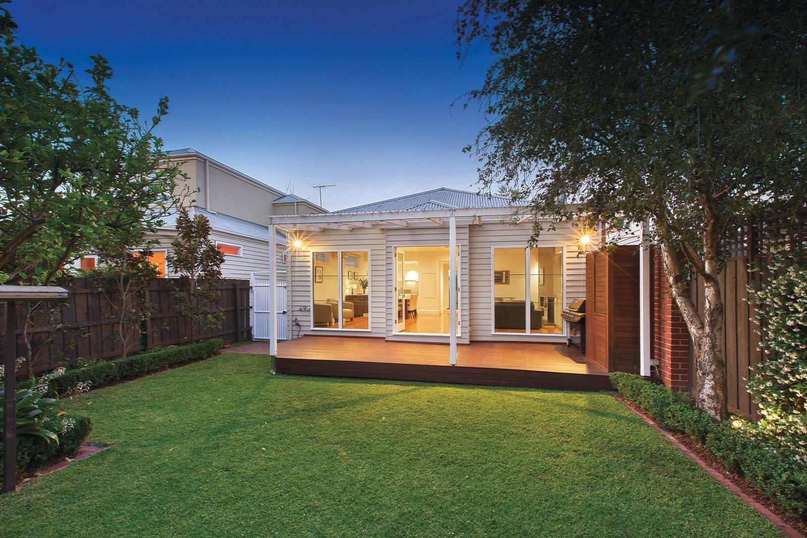 8 Churchill Grove, Hawthorn, VIC