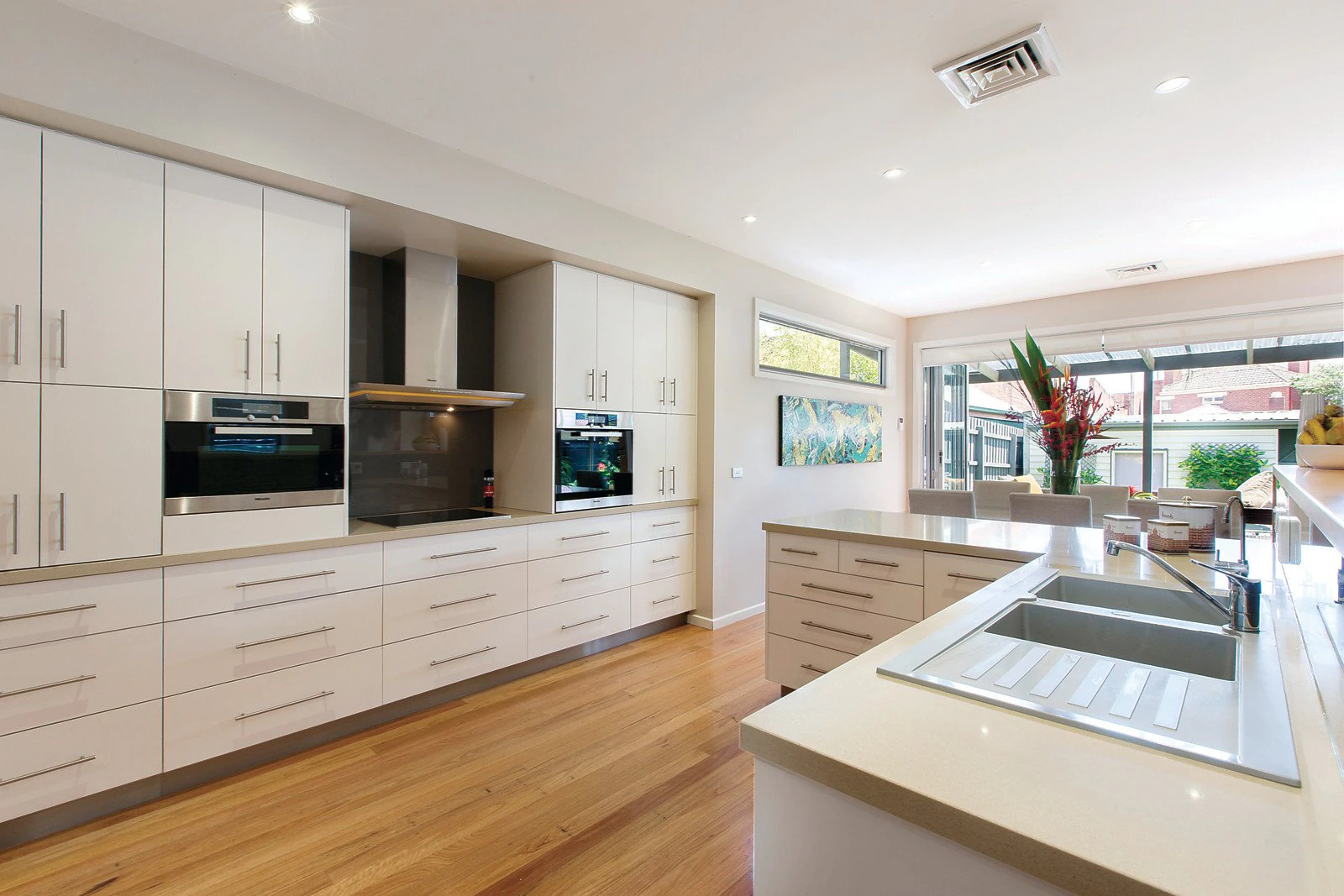 8 Colvin Grove, Hawthorn, VIC