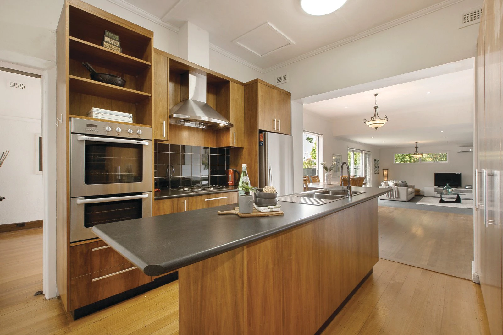 66 View Street, Mont Albert, VIC