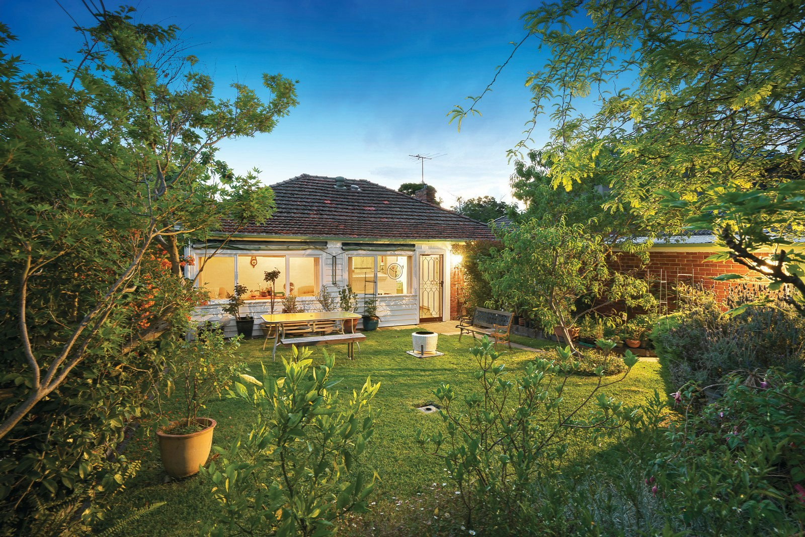 11 Rowen Street, Glen Iris, VIC