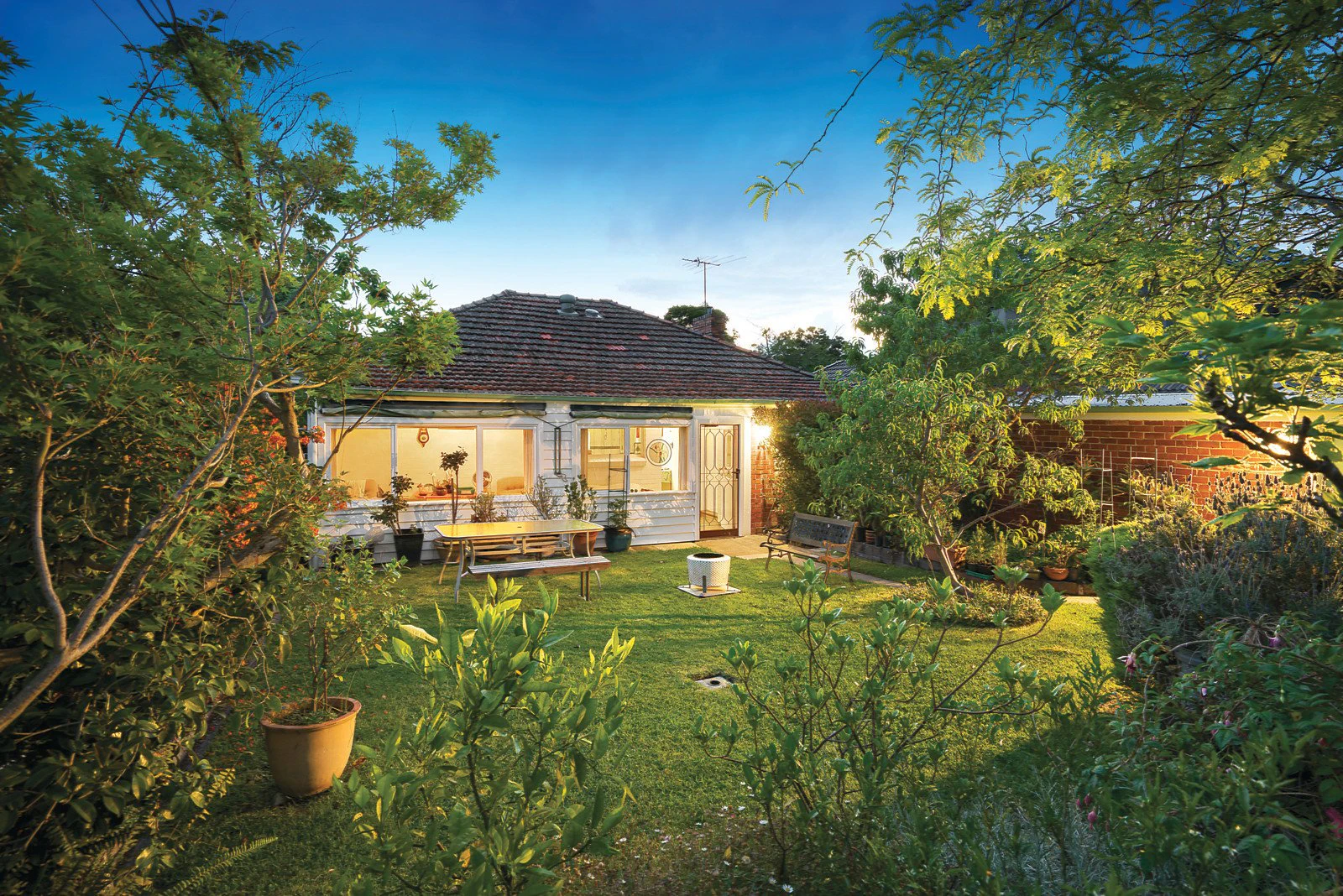 11 Rowen Street, Glen Iris, VIC