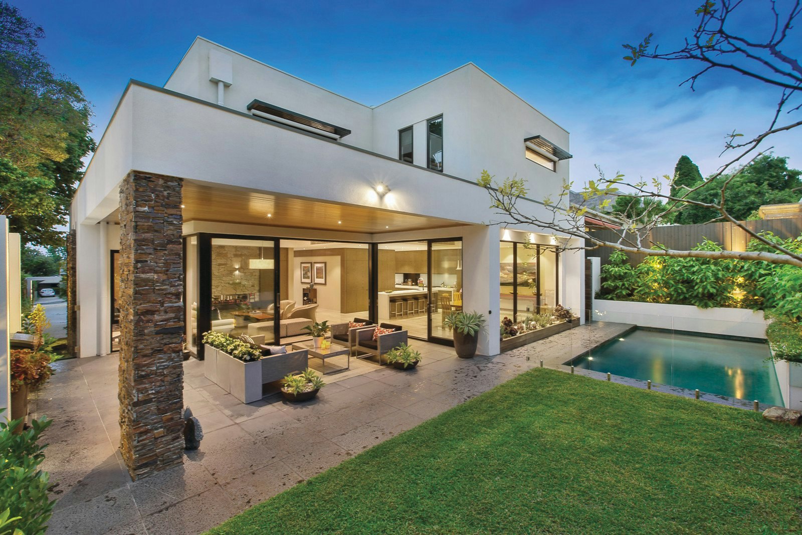 8 Merrion Grove, Kew, VIC