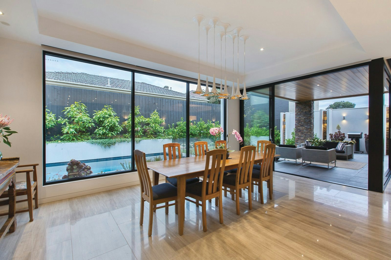 8 Merrion Grove, Kew, VIC