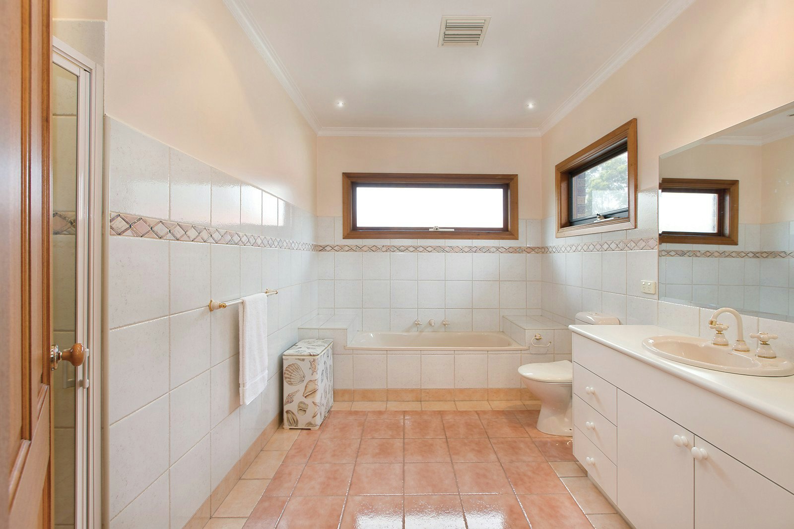 60 Belford Road, Kew East, VIC