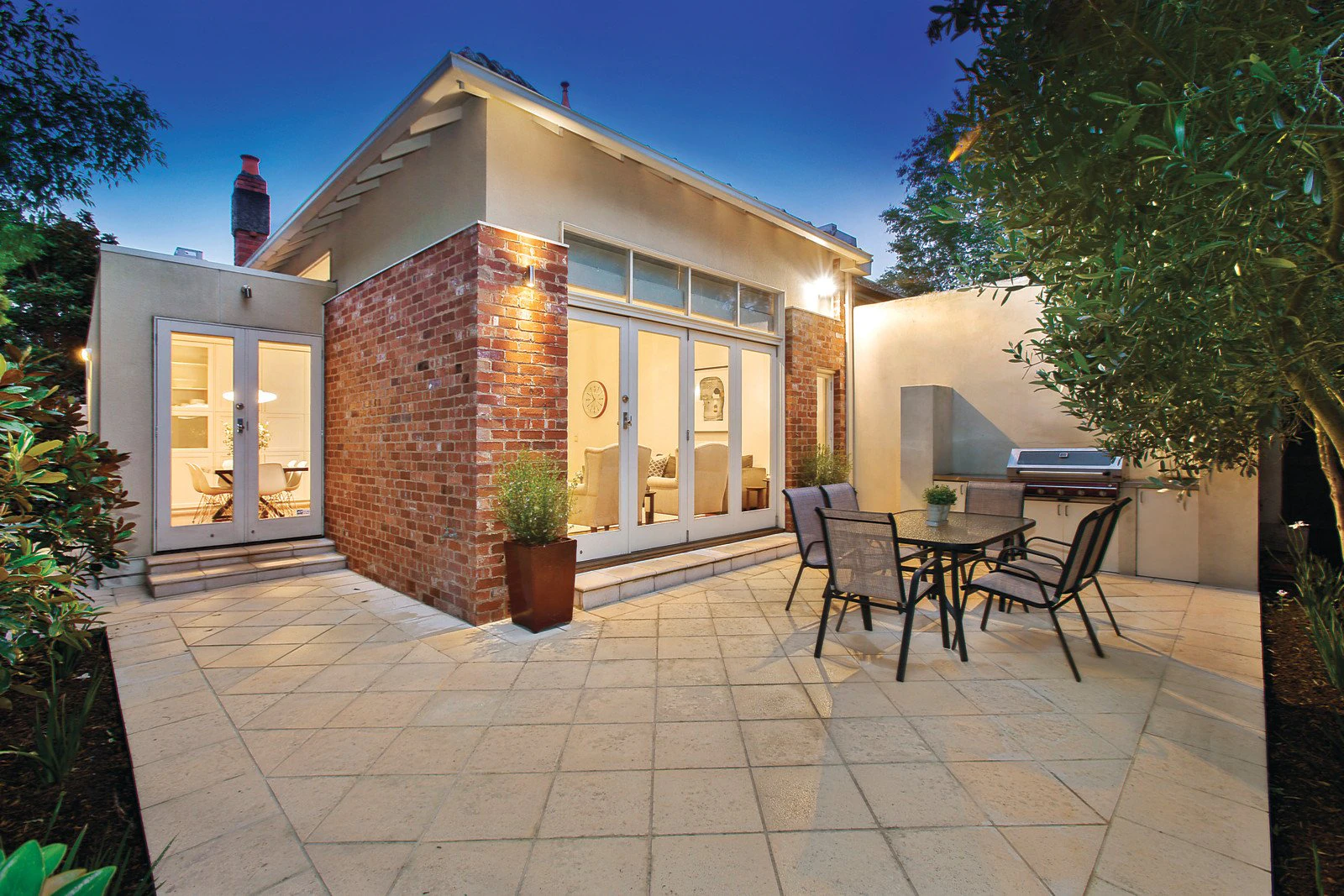 16 Wrexham Road, Prahran, VIC