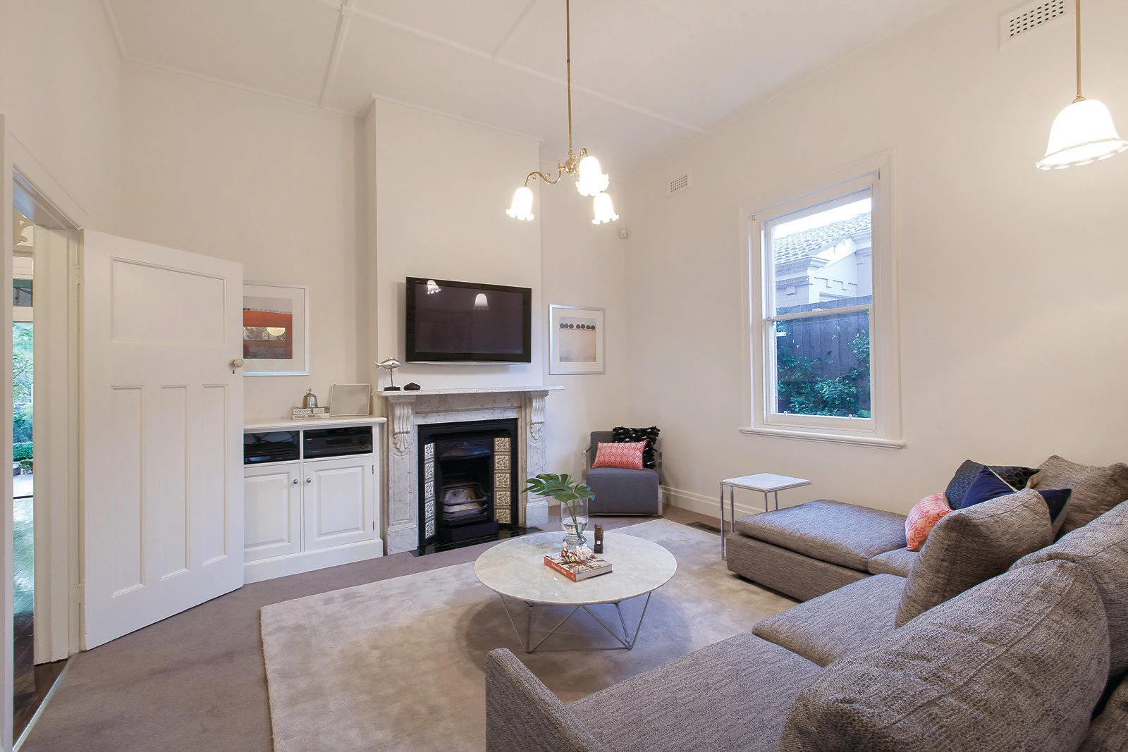 26 Mangarra Road, Canterbury, VIC