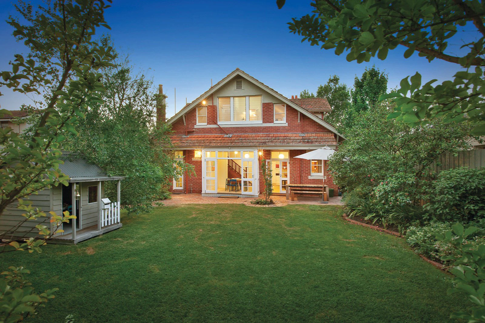 26 Mangarra Road, Canterbury, VIC