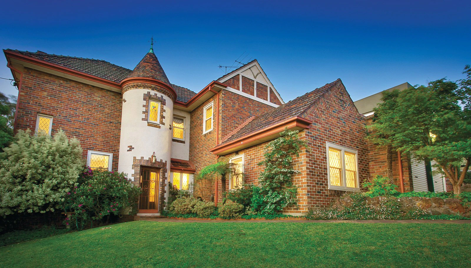 8 Milfay Avenue, Kew, VIC