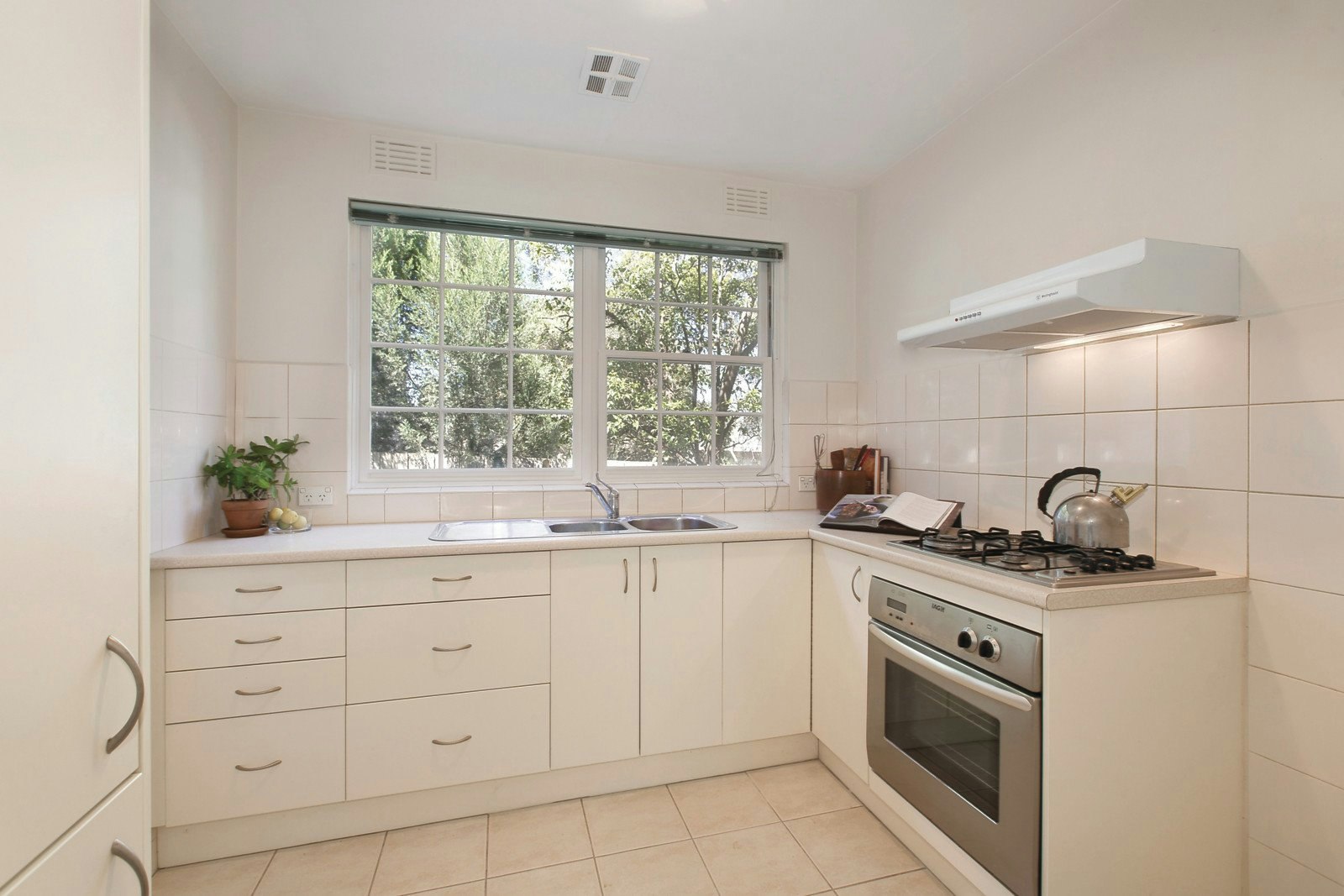 1/34 Fermanagh Road, Camberwell, VIC