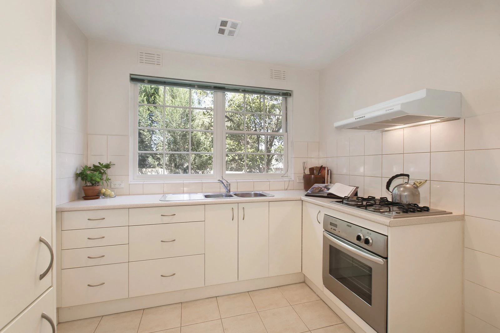 1/34 Fermanagh Road, Camberwell, VIC