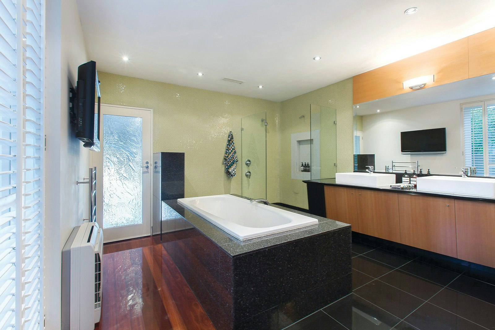 28 The Esplanade, St Kilda, VIC