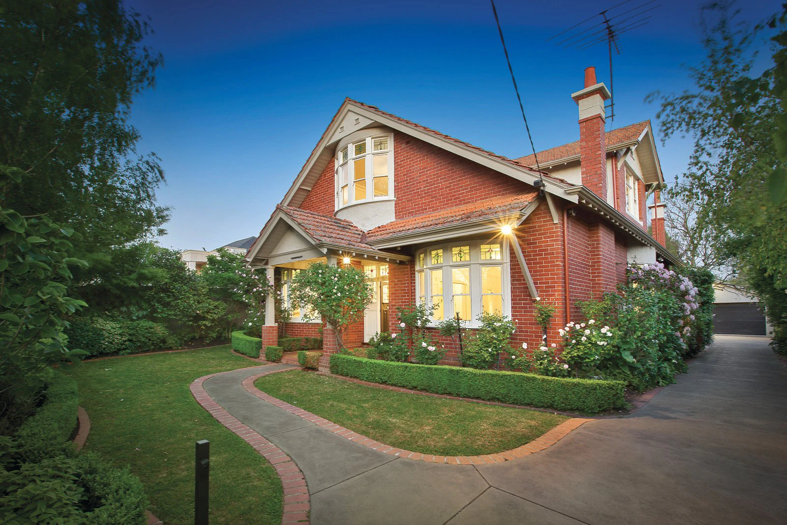 26 Mangarra Road, Canterbury, VIC