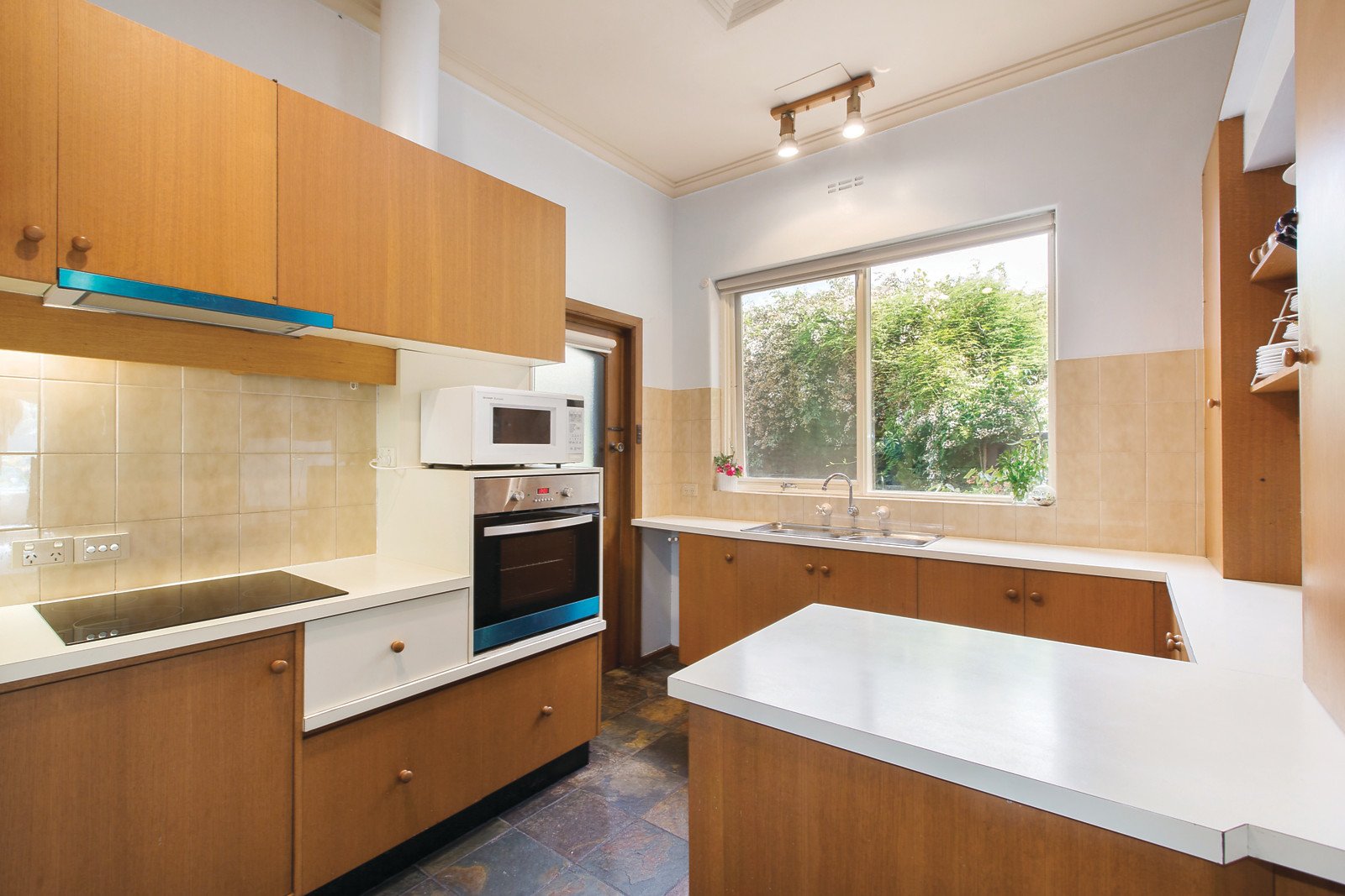 22 Inverness Way, Balwyn North - Thumbnail 5
