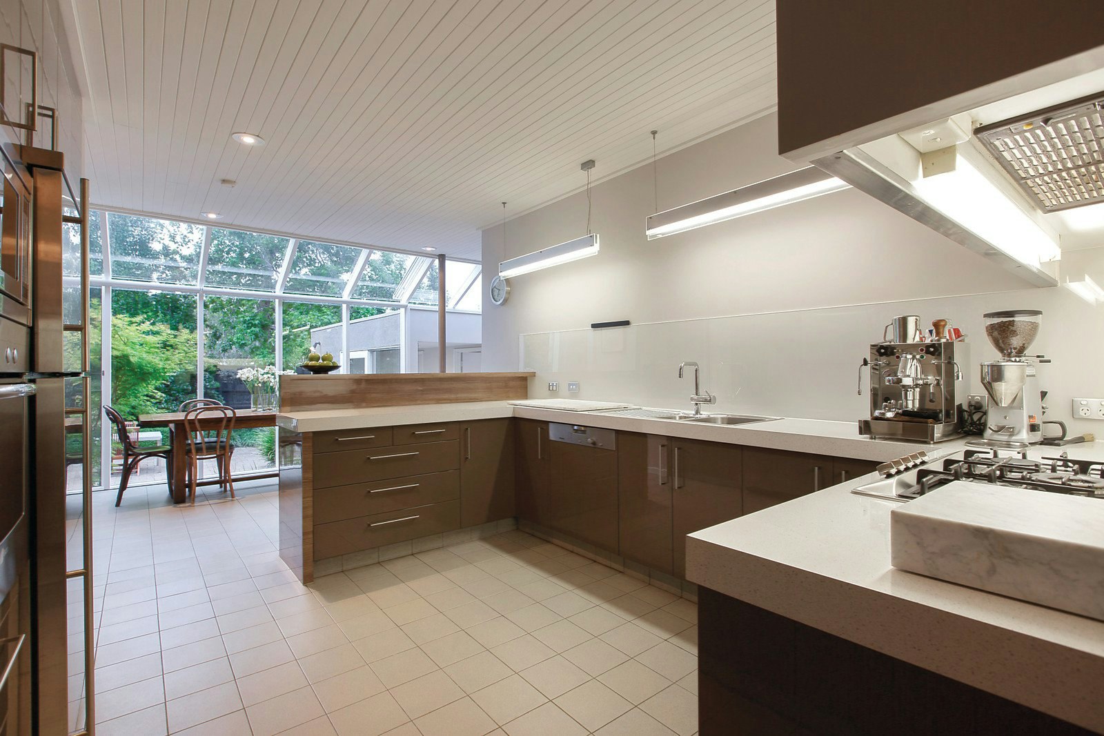 14 Rossfield Avenue, Kew, VIC