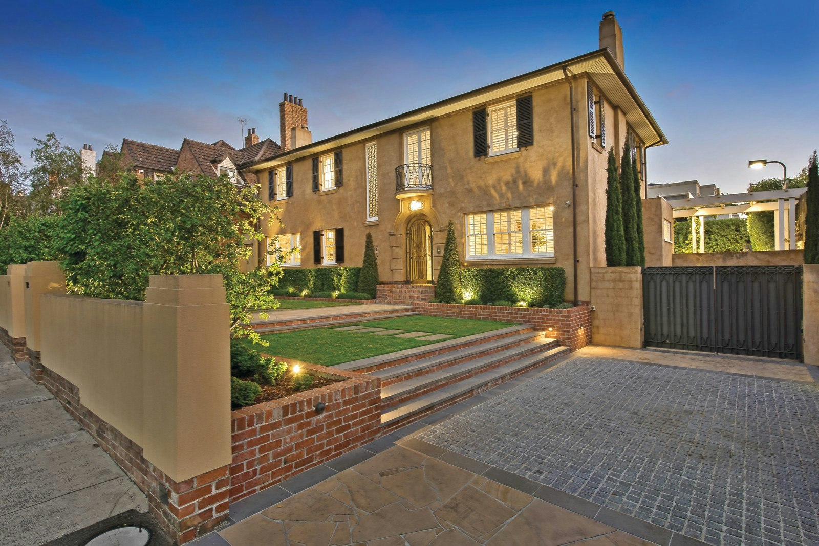 2 Lascelles Avenue, Toorak, VIC