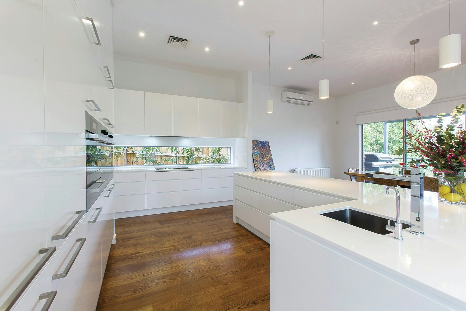 9 Sutton Parade, Mont Albert North, VIC