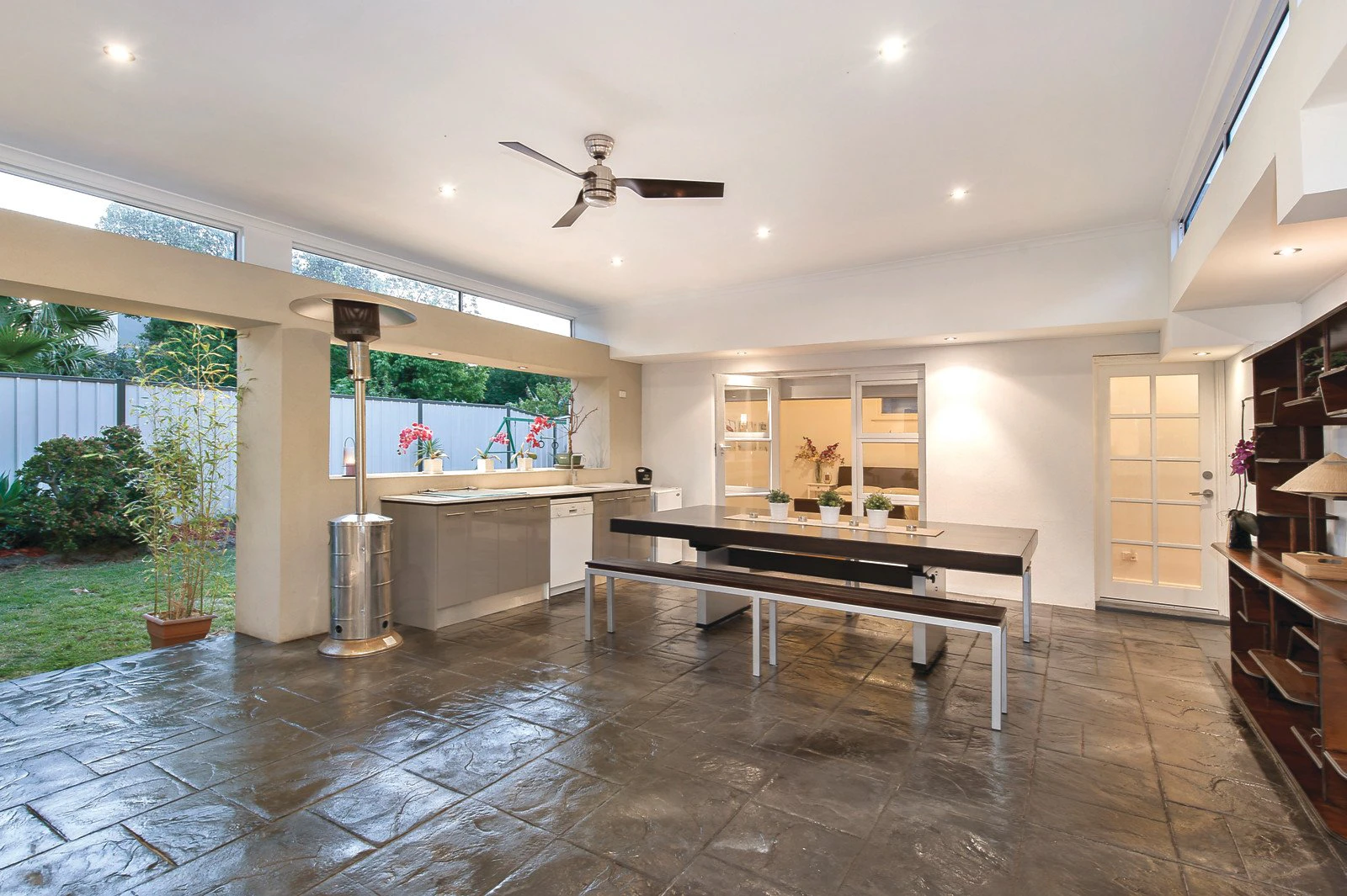 22 Woodlands Grove, Malvern East, VIC