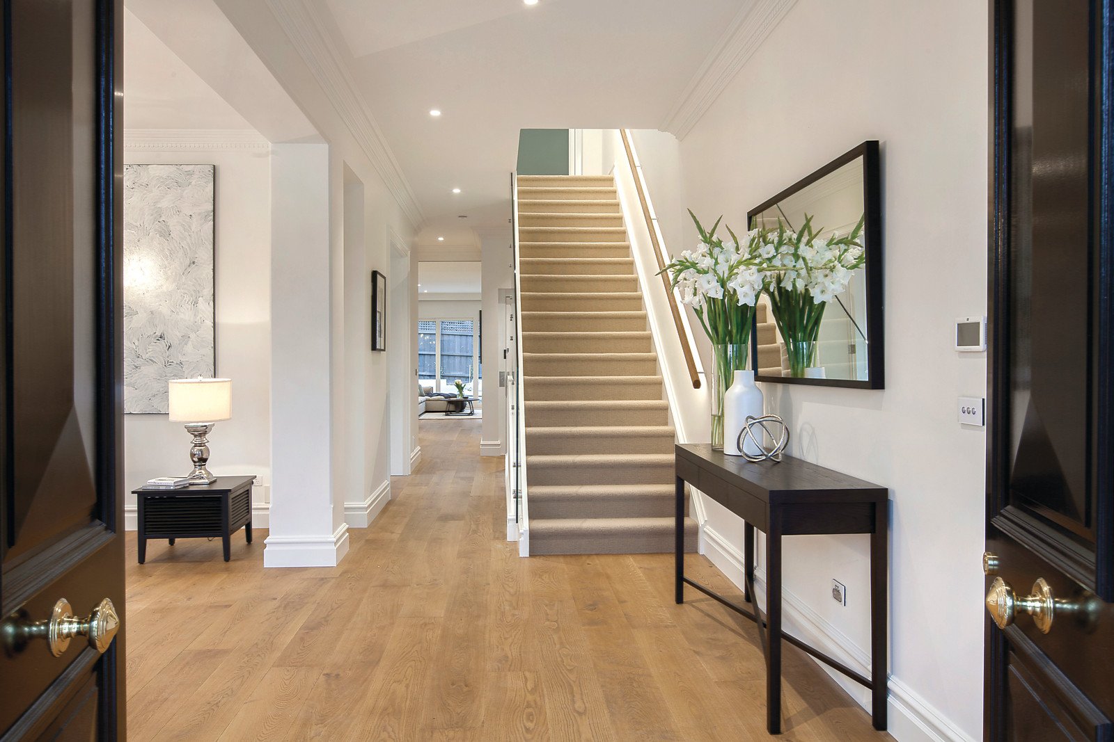 1 Burne Court, Kew - Thumbnail 2