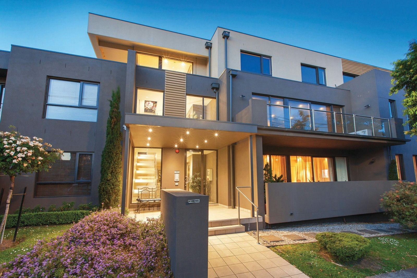 10/561 Glenferrie Road, Hawthorn, VIC