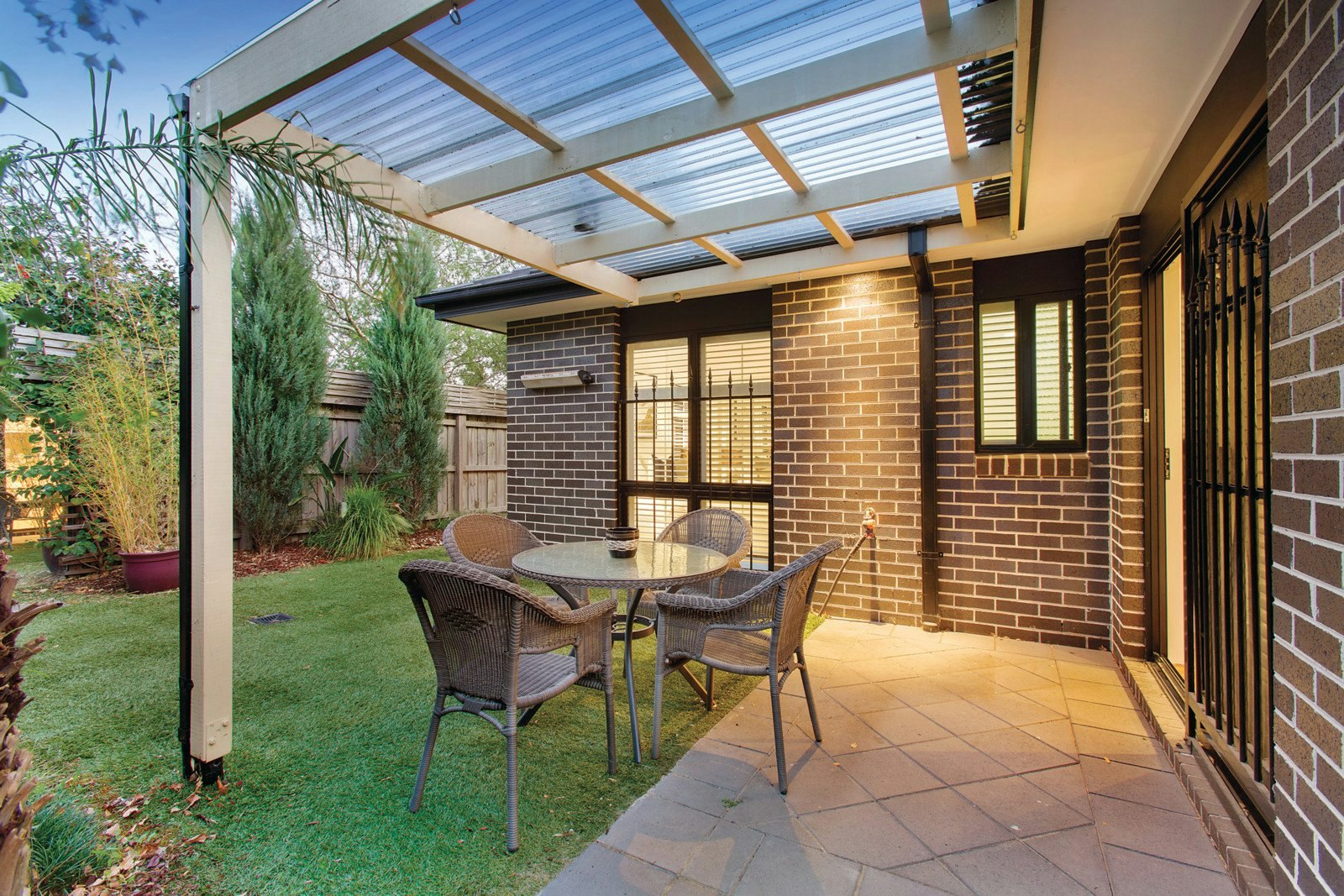2/4 Howard Avenue, Mount Waverley, VIC