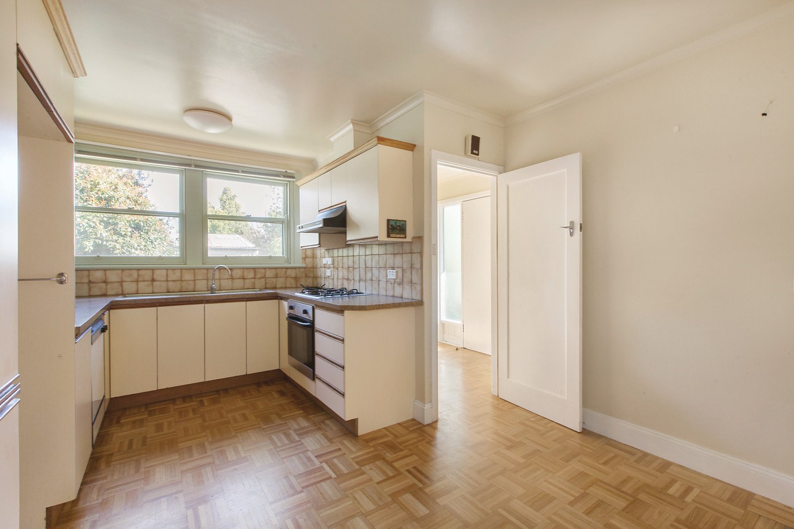 118 Victoria Road, Hawthorn East - Thumbnail 4