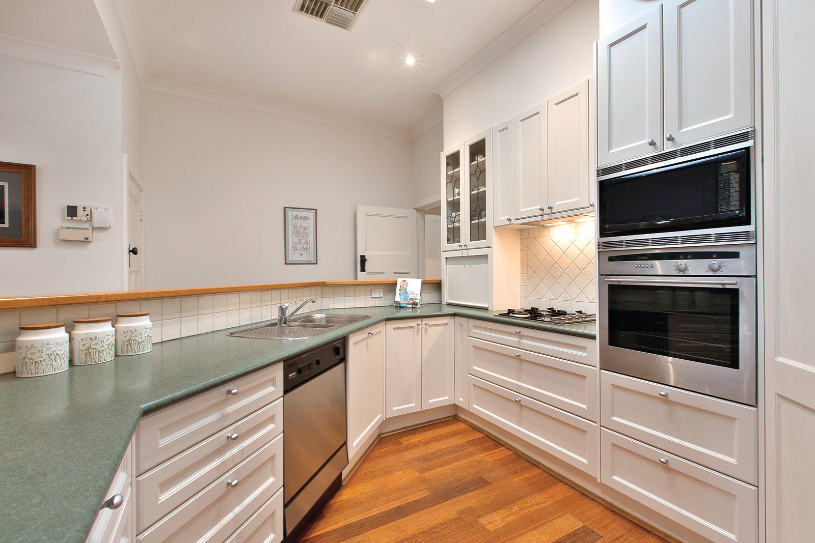 4 Agnes Street, Mont Albert - Thumbnail 4