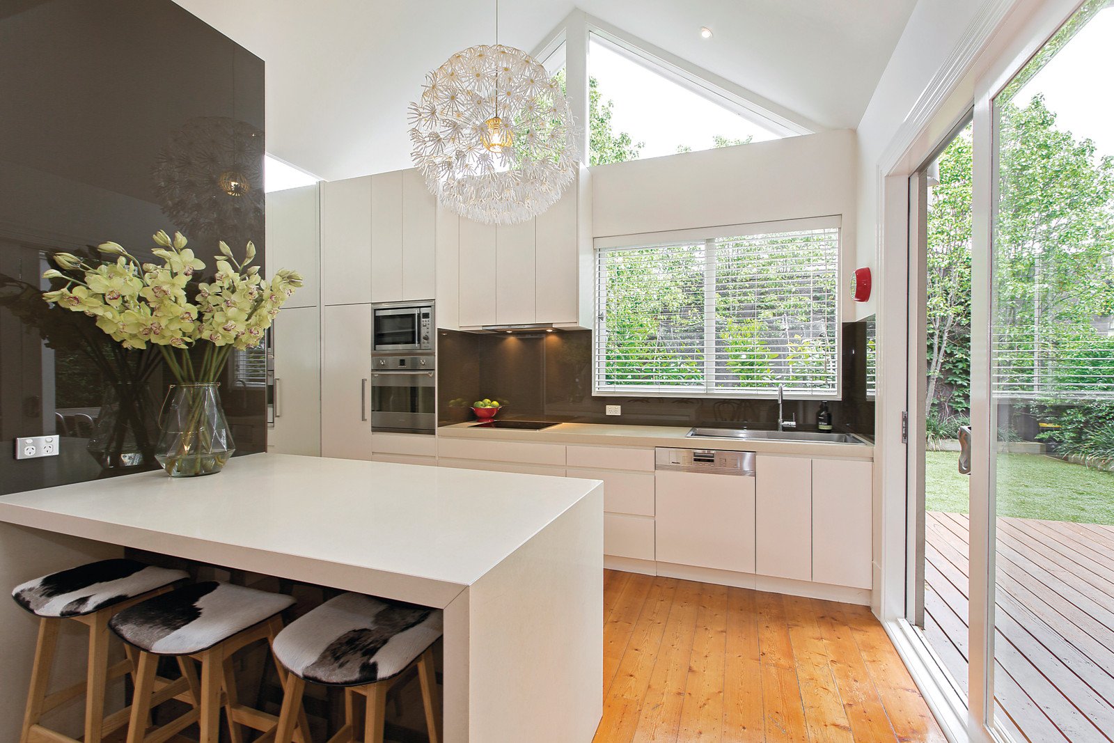 54 Armstrong Street, Middle Park - Thumbnail 4