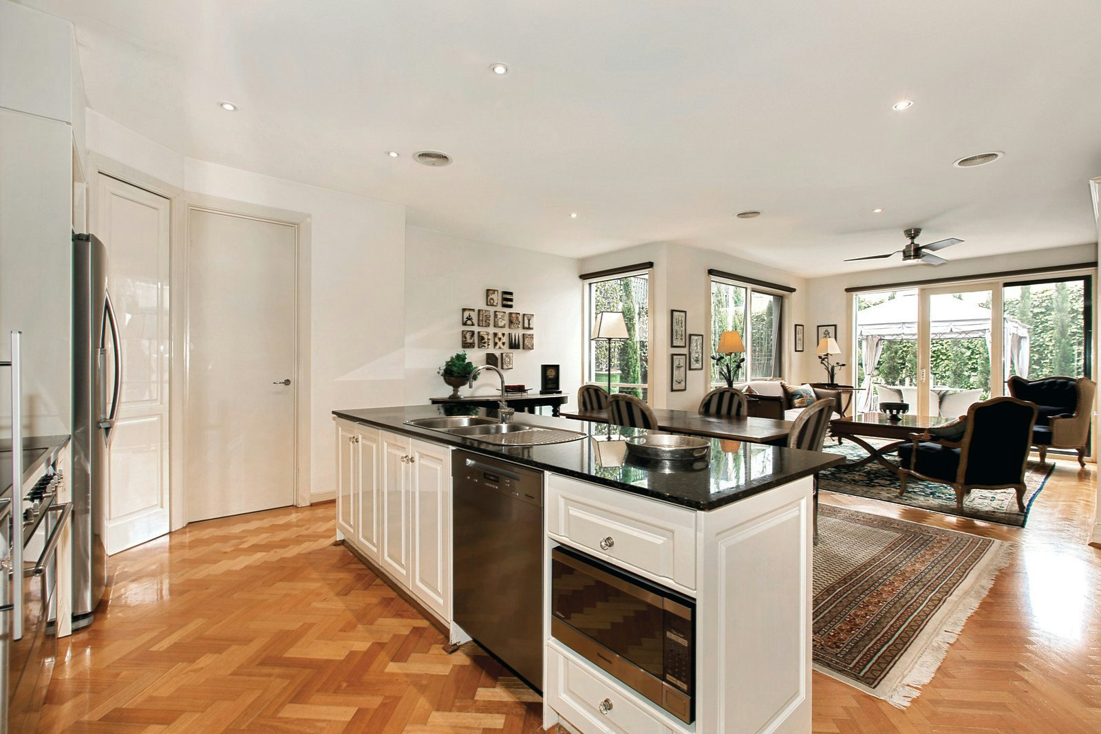 15 Glen Road, Toorak, VIC