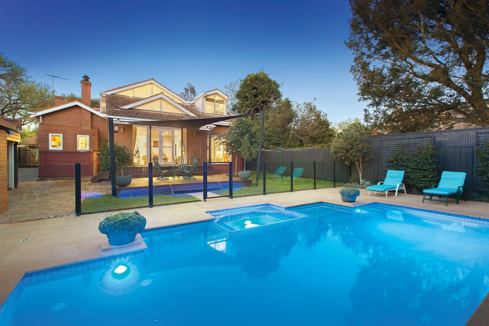 8 Heatherleigh Place, Malvern East, VIC