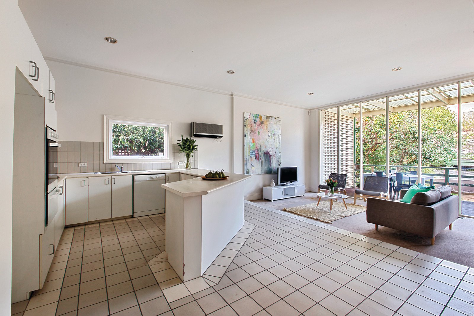 6 Sutherland Road, Armadale - Thumbnail 2