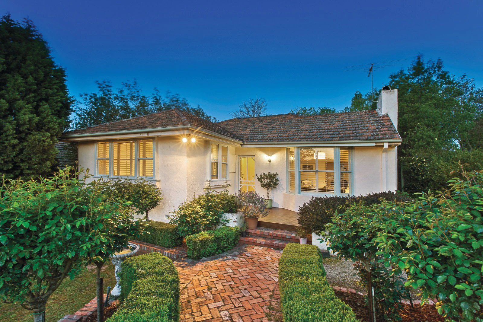 2 Corlett Street, Mont Albert North, VIC