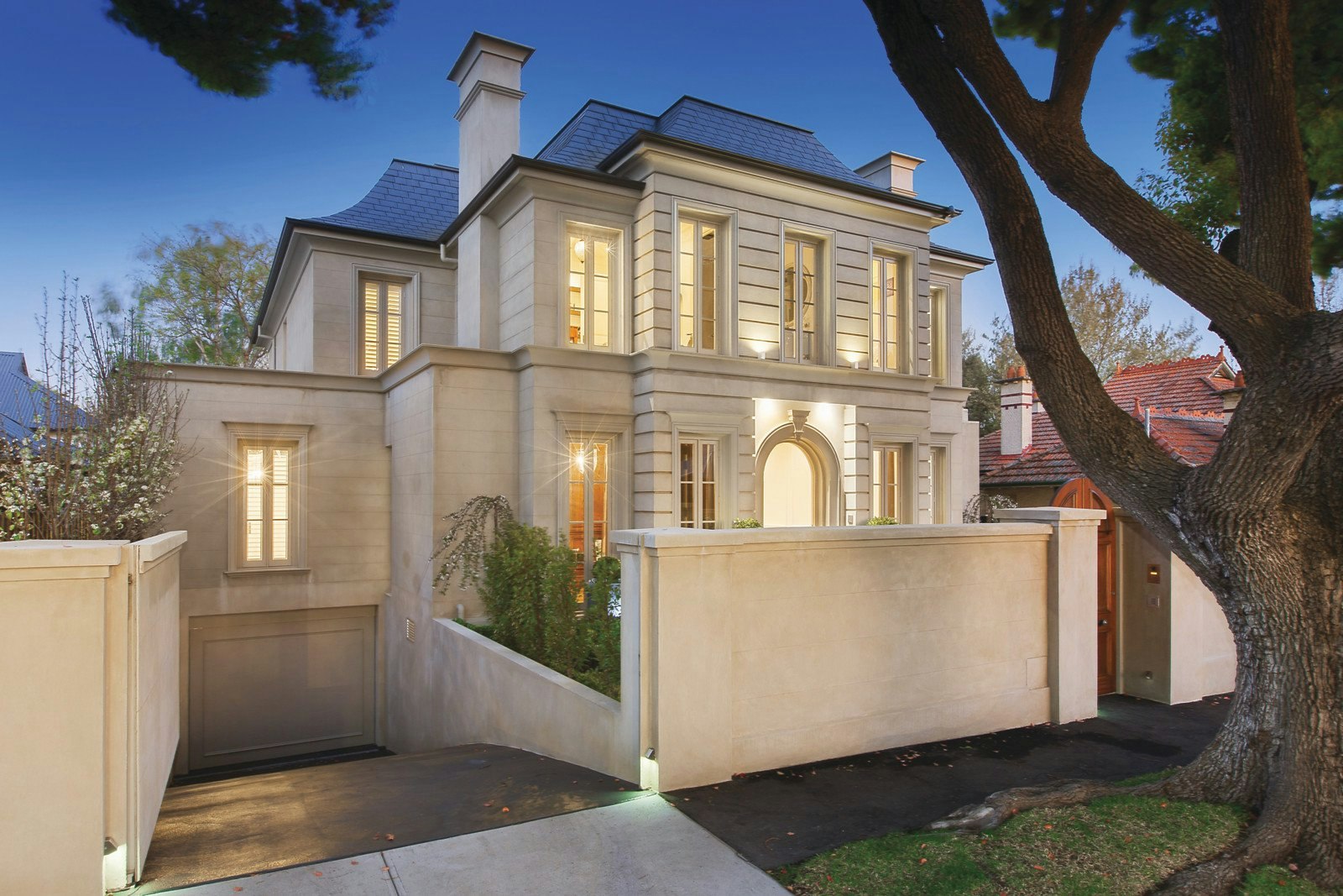 2a Alexandra Avenue, Canterbury, VIC