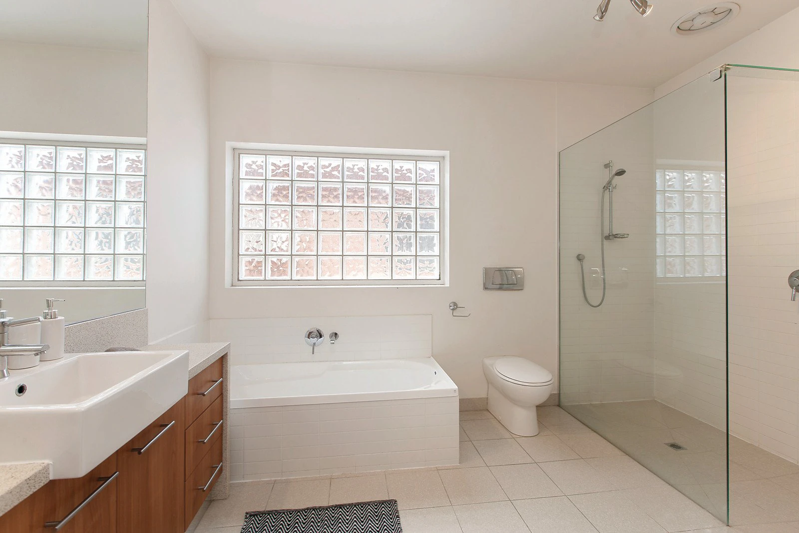 11 Railway Parade, Highett, VIC
