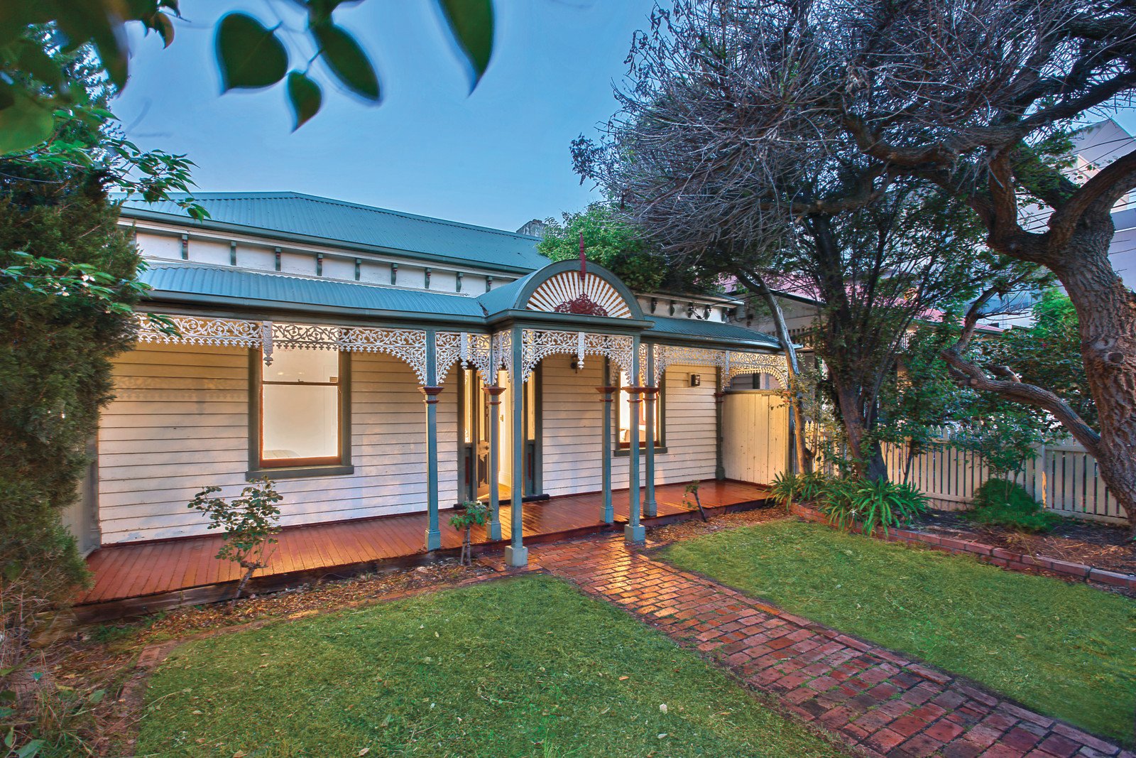 6 Sutherland Road, Armadale - Image 1
