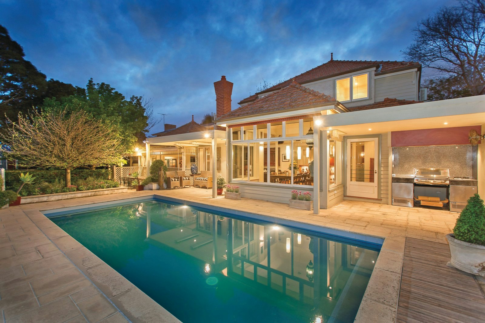 2-4 Mangarra Road, Canterbury, VIC