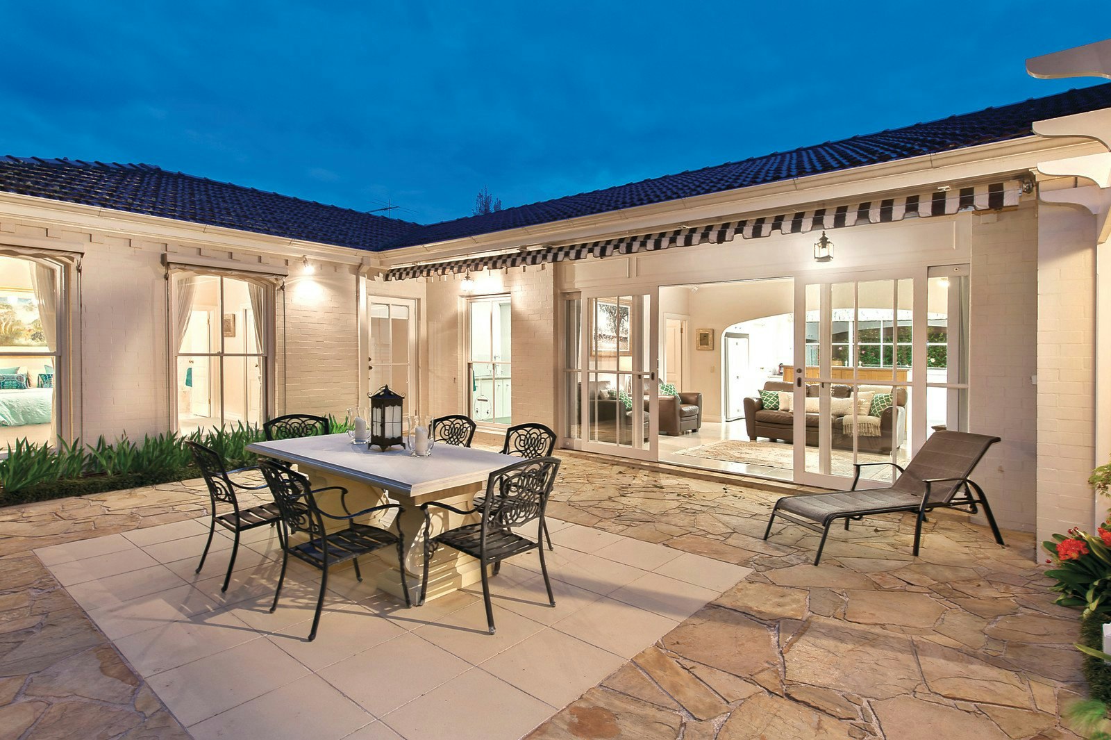 28 Mangarra Road, Canterbury, VIC