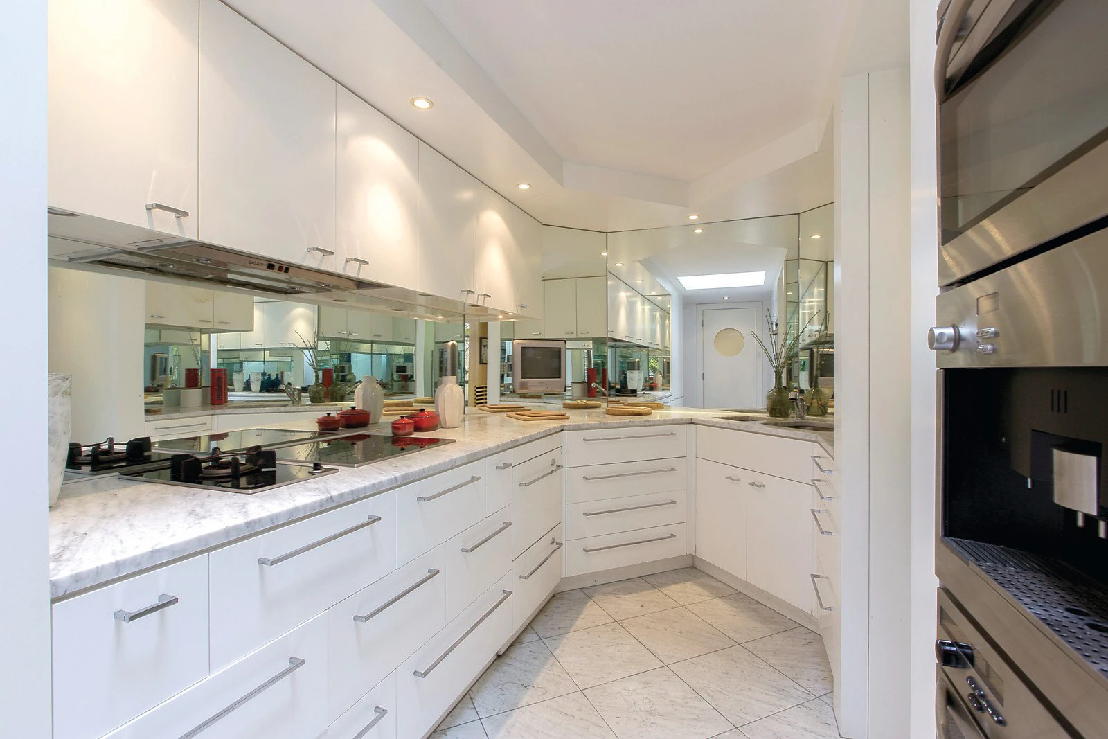 4 St Leonards Place, St Kilda, VIC