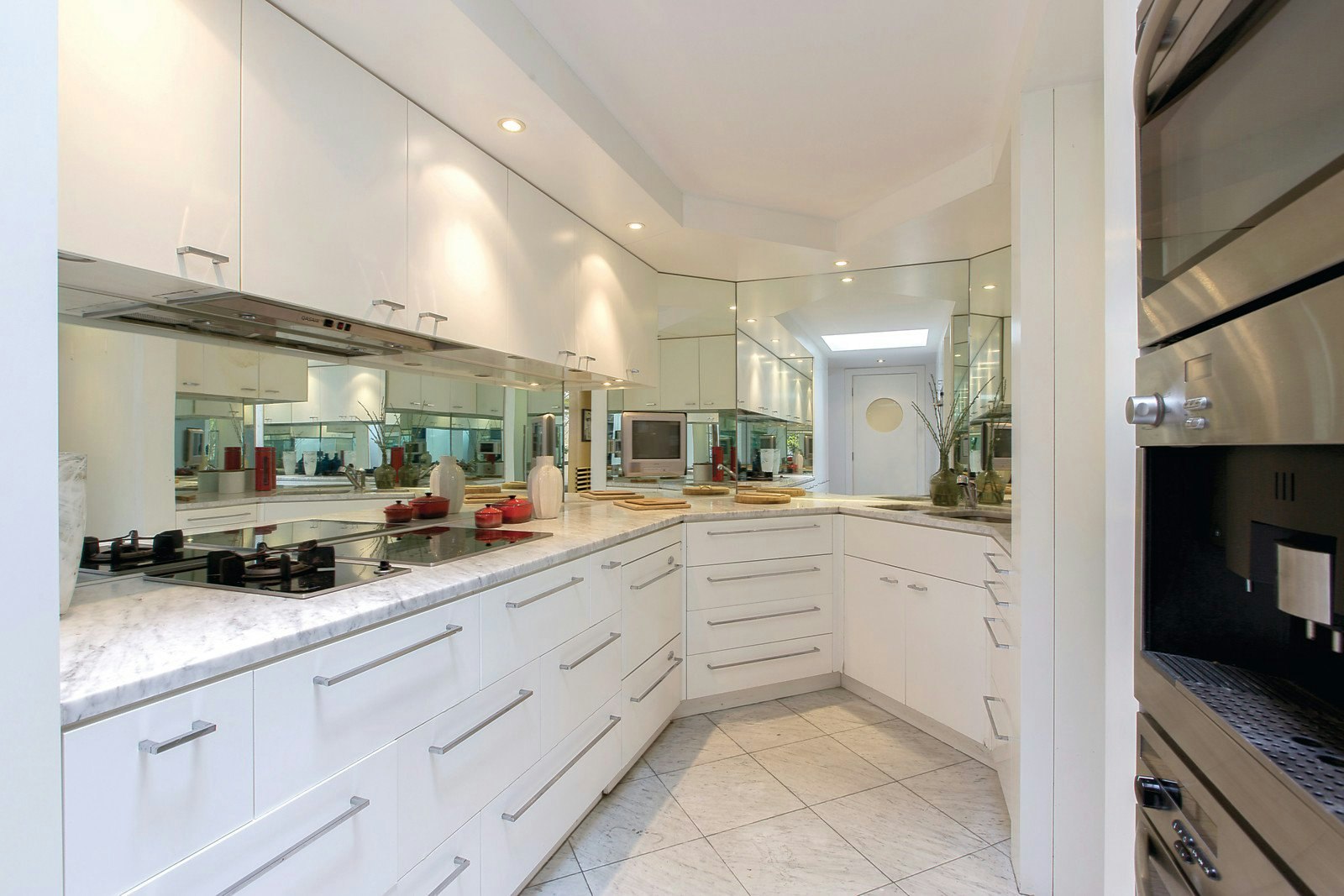 4 St Leonards Place, St Kilda, VIC