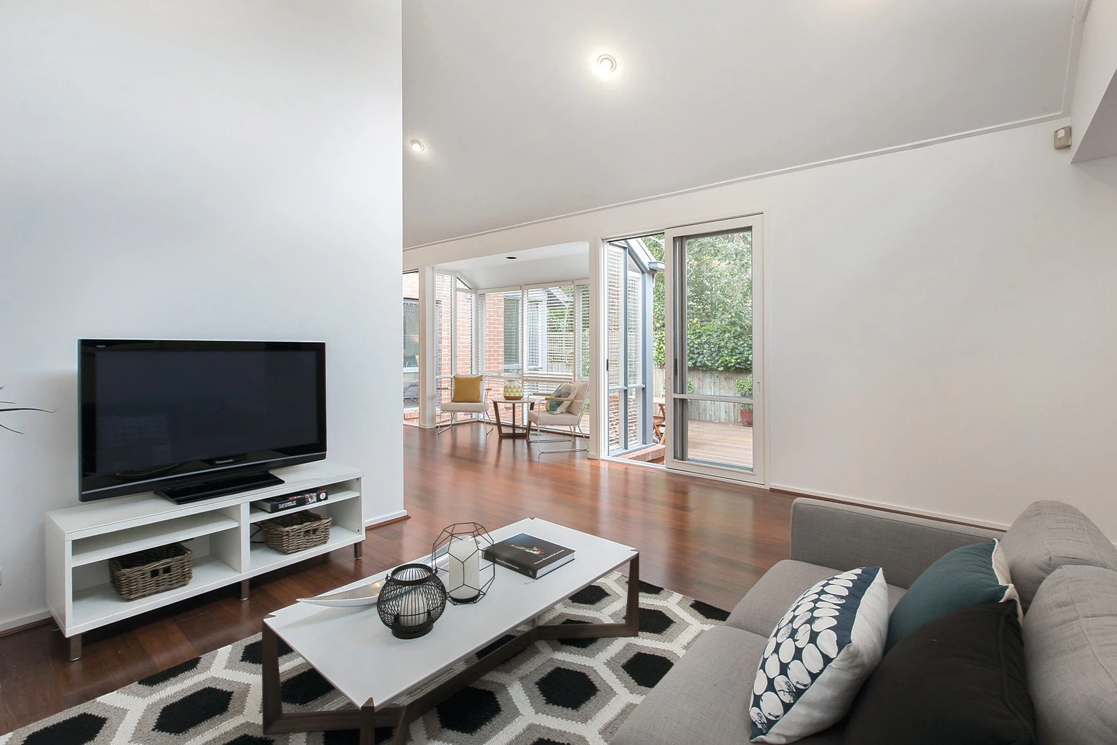 2/7 Henry Street, Balwyn, VIC