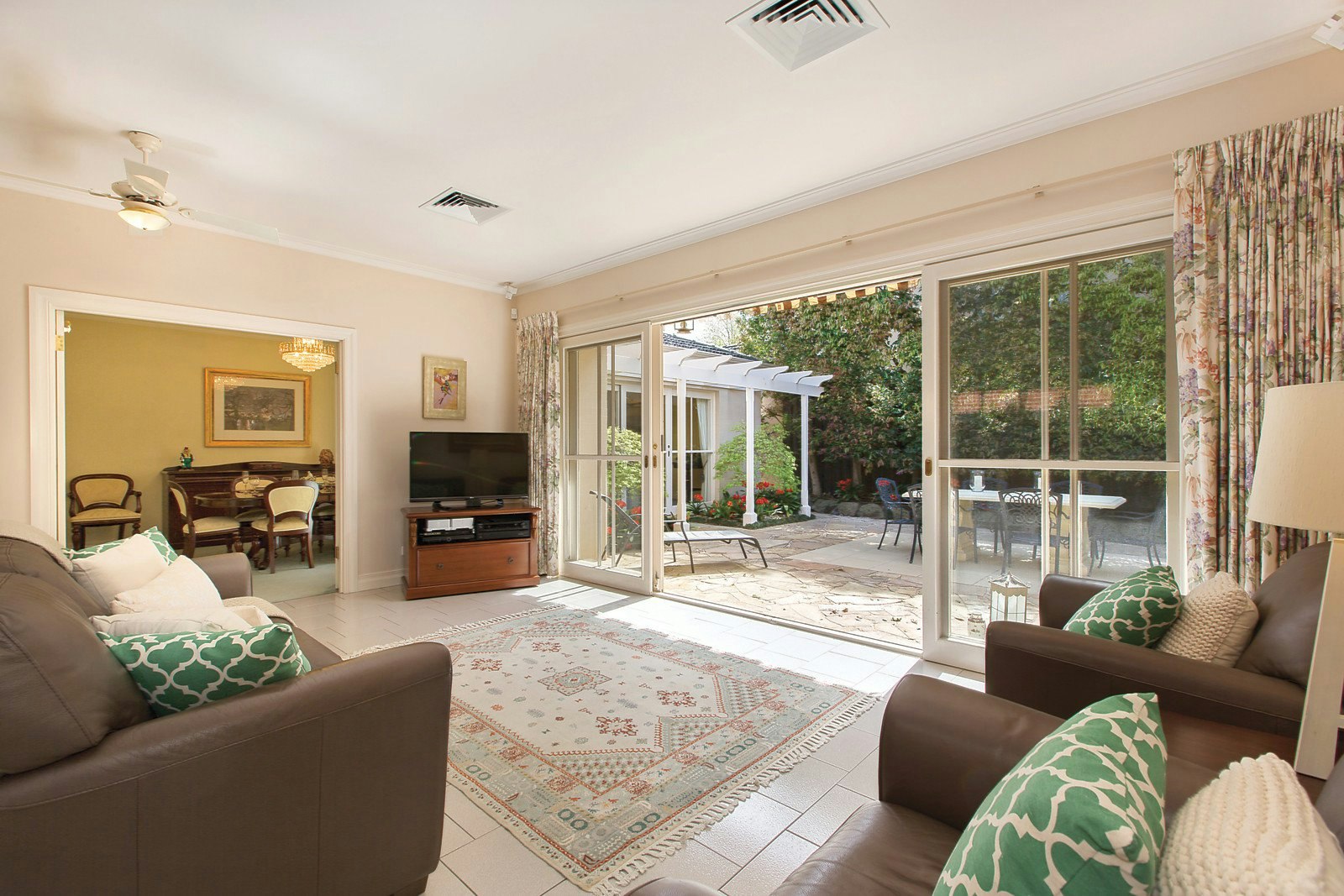 28 Mangarra Road, Canterbury, VIC