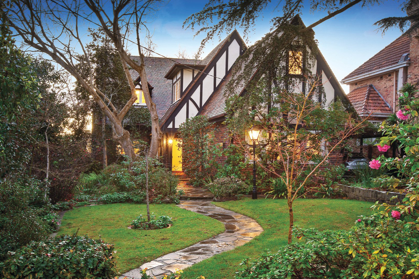 19 Howard Street, Kew - Image 1