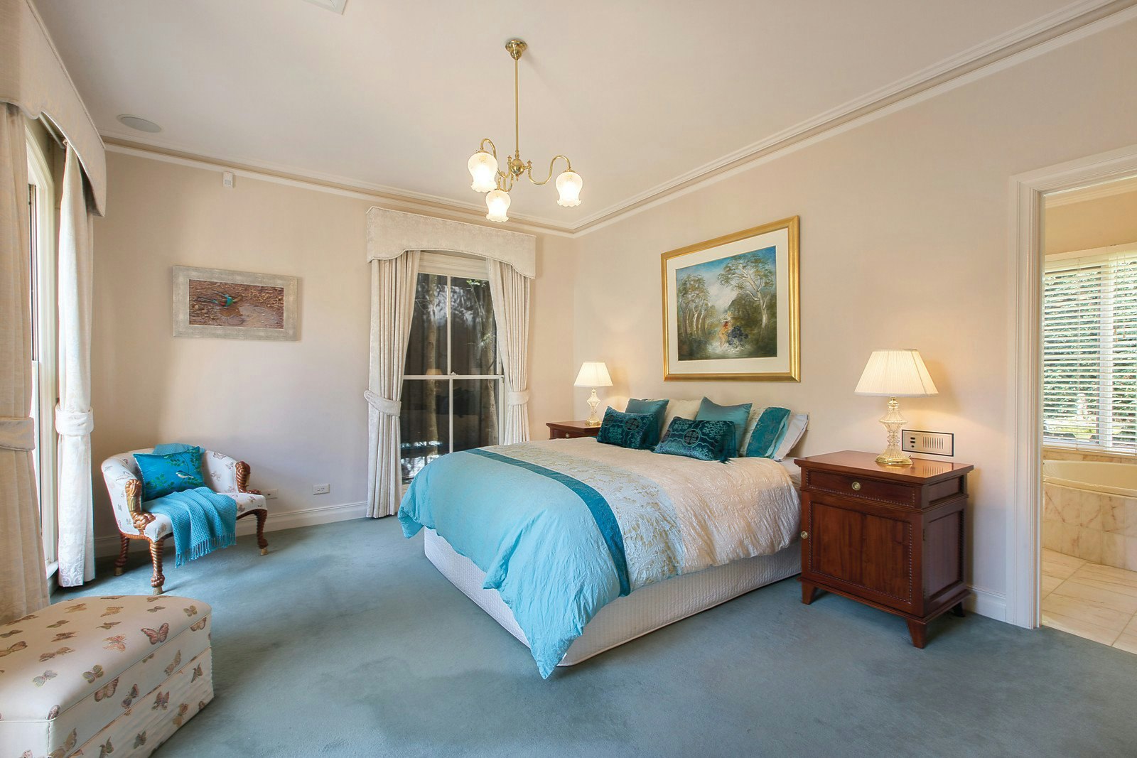 28 Mangarra Road, Canterbury, VIC