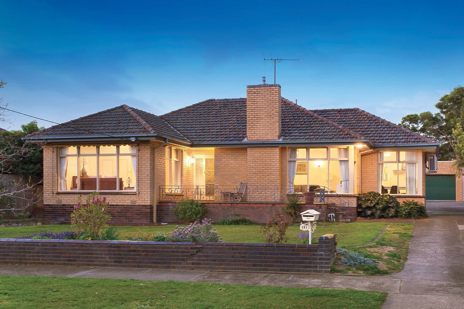 121 Broughton Road, Surrey Hills, VIC
