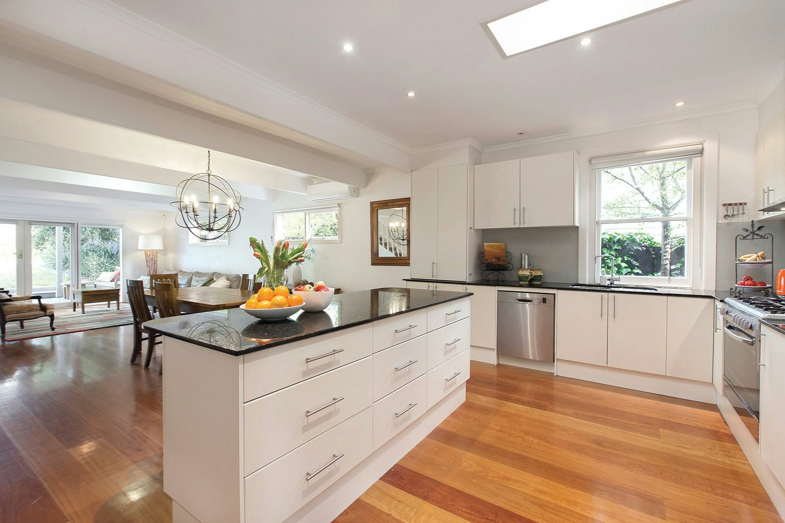 13 Compton Street, Canterbury, VIC