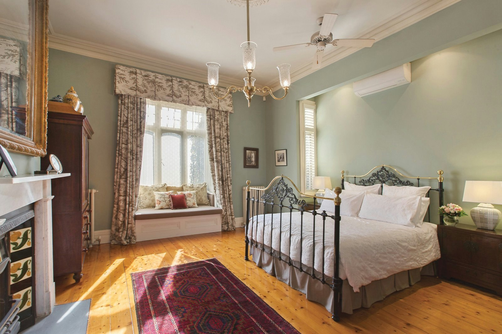 2-4 Mangarra Road, Canterbury, VIC