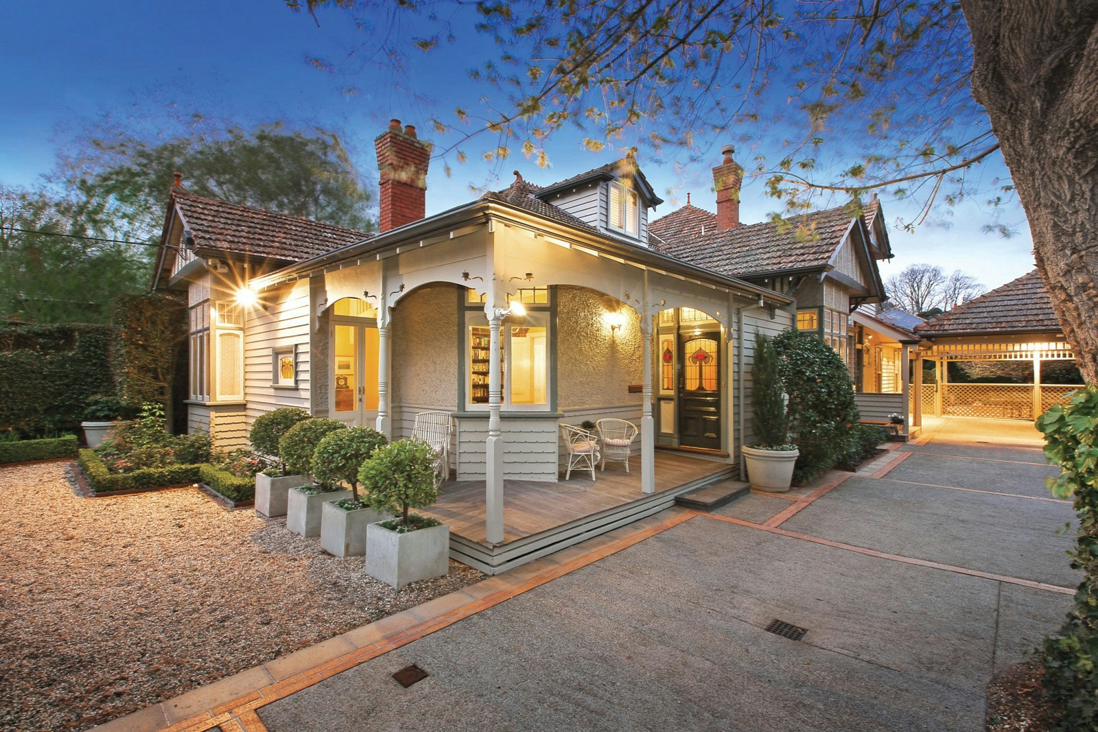 2-4 Mangarra Road, Canterbury, VIC