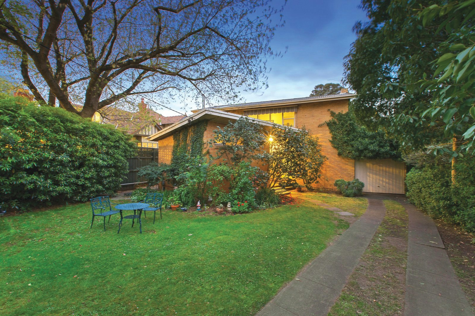 2-4 Mangarra Road, Canterbury, VIC