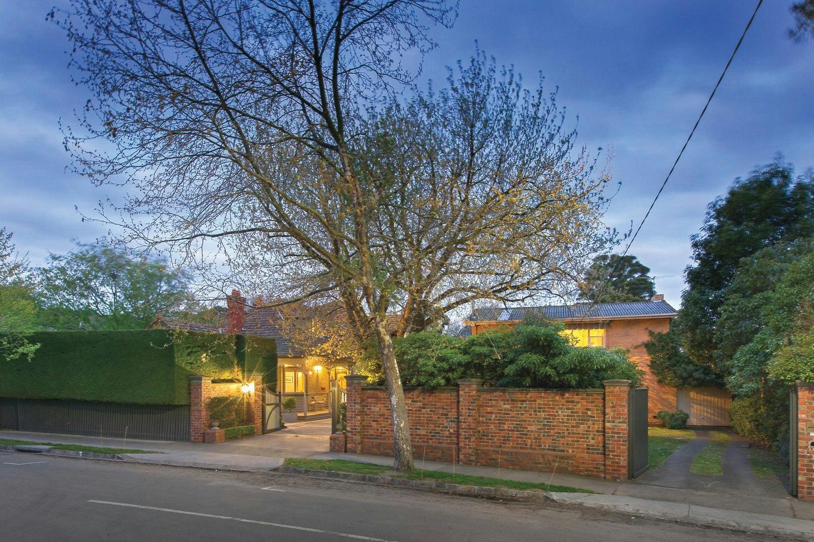 2-4 Mangarra Road, Canterbury, VIC