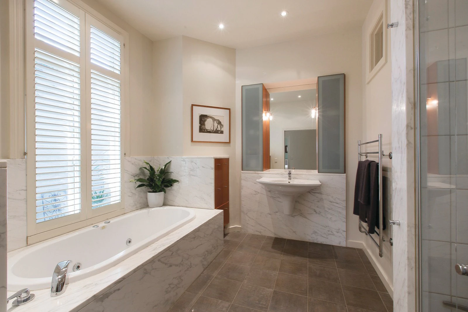 2-4 Mangarra Road, Canterbury, VIC
