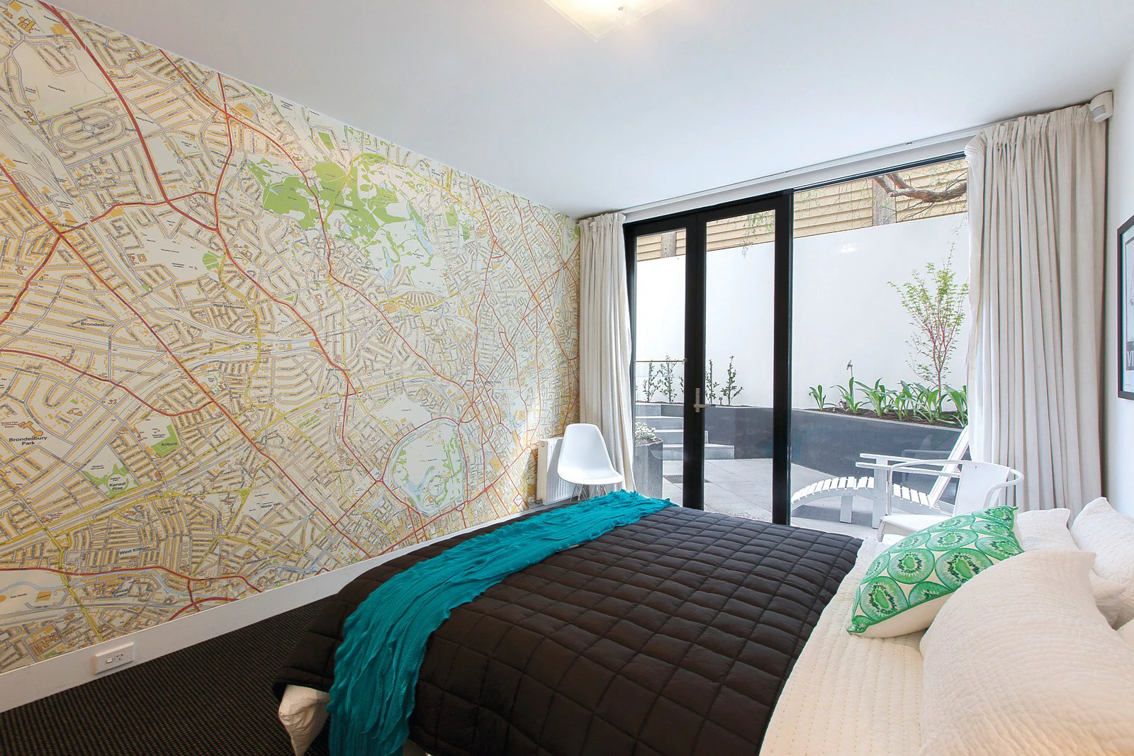 4 St Leonards Place, St Kilda, VIC